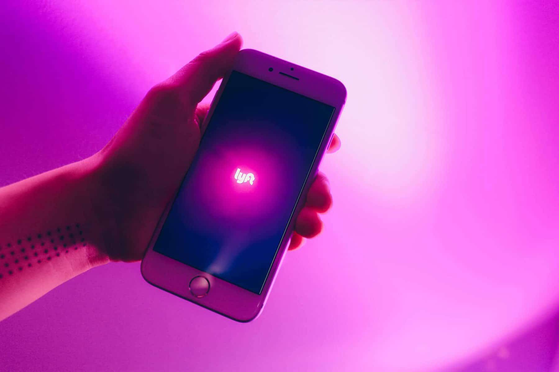 top-homepage-design-ideas-lyft-screenshot-clio-websites