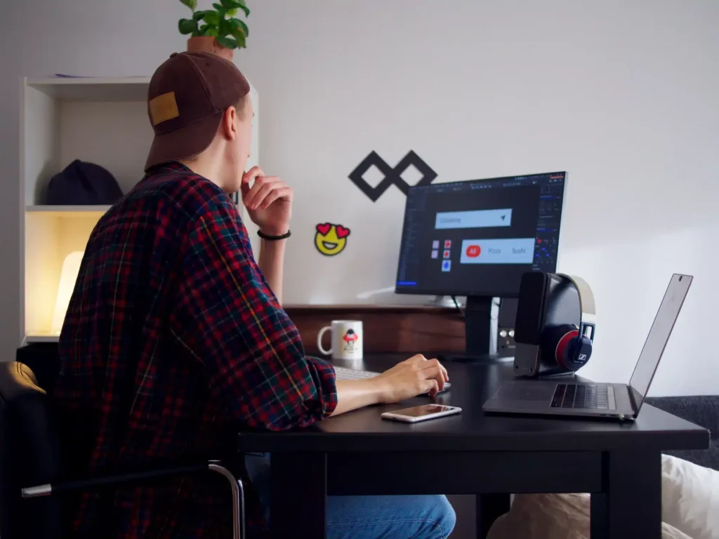 Dark Mode in Web Design - designer